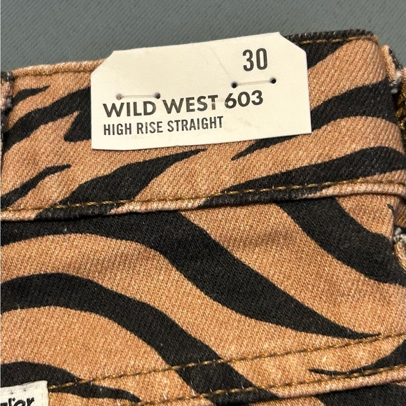 Wrangler Women's High Rise Wild West Purr Print Straight Jeans  size 30x28 - Picture 11 of 12